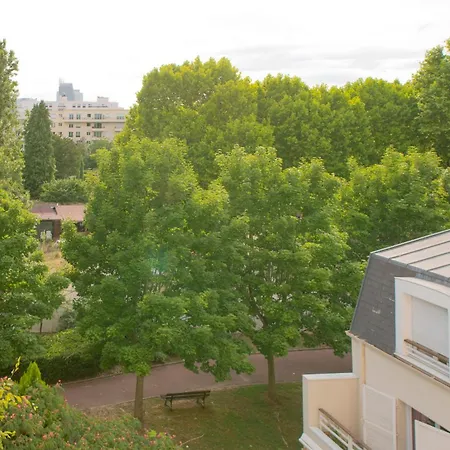 Le Soleil De La Défense ! Bail Mobilité, Un Mois Minimum *